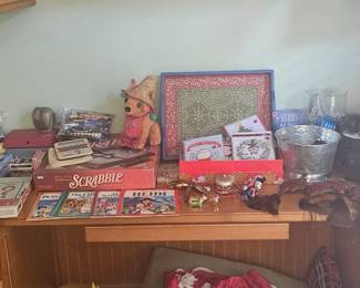 Games, Christmas cards and ornaments, Asian ceramics