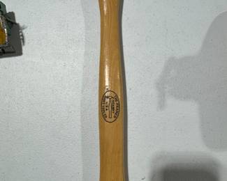 The framer hart tool company 16 ounce Hickory handle