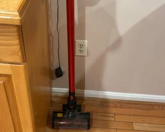 MOOSOO Cordless Vacuum