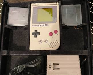 VINTAGE GAMEBOY