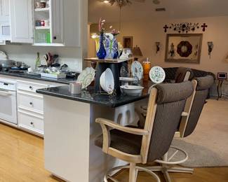 BLONDE WOOD BARSTOOLS