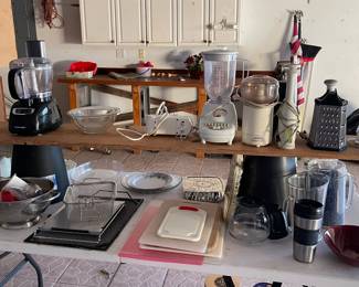 SMALL KITCHEN APPLIANCES