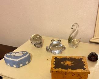 ART GLASS FIGURINES, WEDGEWOOD, ITALIAN INLAID JEWELRY BOX