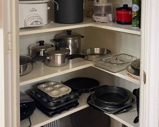 SMALL KITCHEN APPLIANCES, BAKEWARE