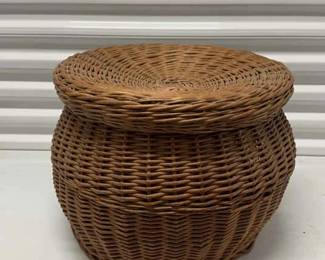 Large Lidded Basket or Small Hamper