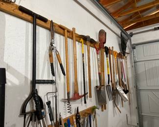 Assorted tools 