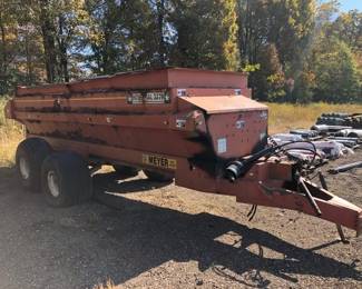 MEYER INDUSTRIAL 5570 SUPER MANURE SPREADER