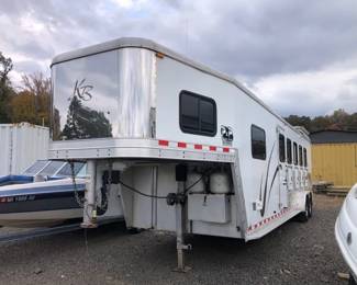 KEIFER BUILT GENESIS X540 HORSE TRAILER