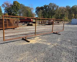 24 HD FREESTANDING PANEL