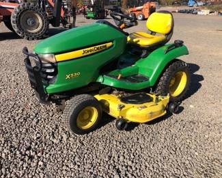 JOHN DEERE X530 RIDING LAWN MOWER