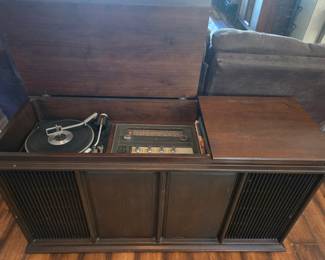 Vintage General Electric Stereo & Record Player