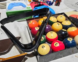 POOL BALLS