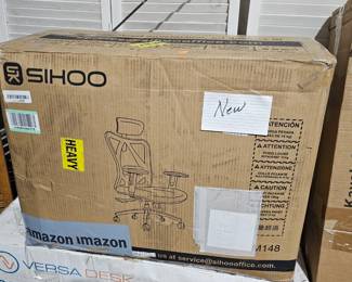 ROLLING OFFICE CHAIR