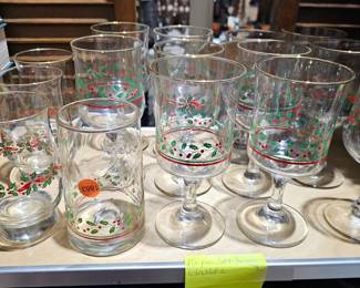 CHRISTMAS DRINKING GLASSES