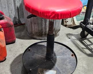 ROLLING WORK STOOL