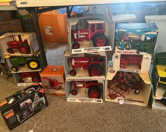 Toy collectible tractors