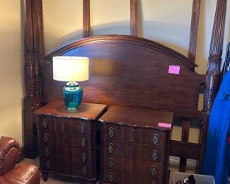 King size 4 poster bed with rails, slats and 2 matching night stands