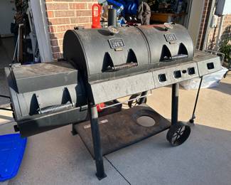 Oklahoma Joe's Smoker!