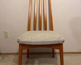 110 MidCenturyOakChairNeedsRepair