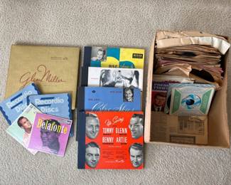 12 AntiqueandVintageRecordsLotFeaturingManyShellacAlbums