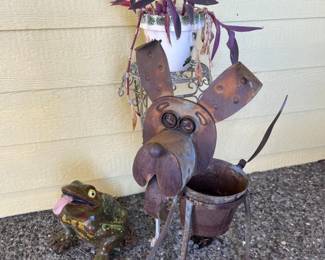 113 PatioDecorwithDogandPlantwithStand