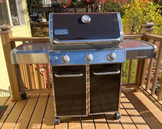 95 WeberGasGrillwithCabinetandSideTables