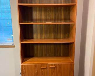 89 MidCenturyOakVeneerCabinetwithShelves