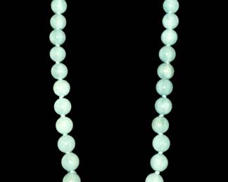 5w9 Jade bead necklace with carved pendant