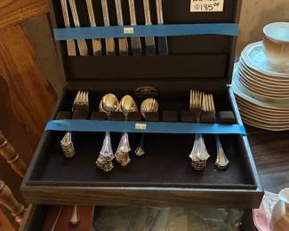 Reed & Barrin Silverware Set 