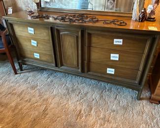 Thomasville Dresser