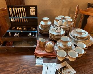 Reed & Barrin Silverware Set