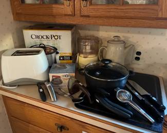 Toaster, Crock Pot 