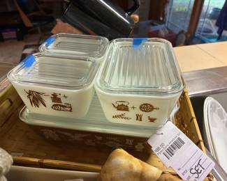 Pyrex Early American Set