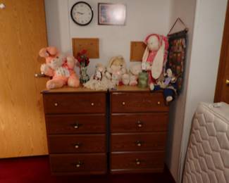 Dressers. Stuffed Animals