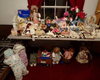 Home Decorations. Dolls. Collectibles.
