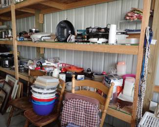 Kitchen Items. Tupperware.