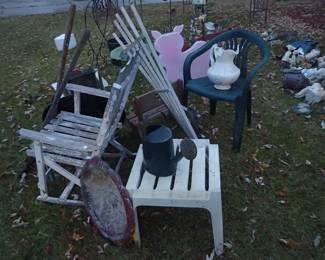 More Last Minute Yard Art!