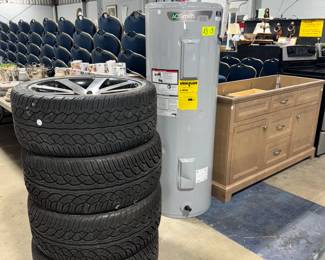 Yokohama 275/40R/20 Tires, Water Heaters and Vanity's Orlando Estate Auction
