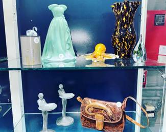 Home Decor and Purse Orlando Estate Auction