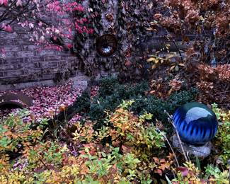 Iron and Pottery Garden Item 