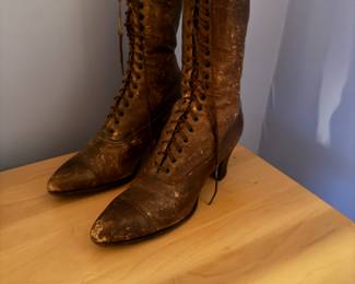 Antique Boots 