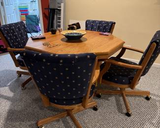 Game Table w/ 4 Rolling Chairs 