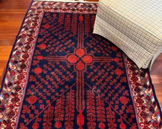 4' x 6' Hand Knotted Rug - 