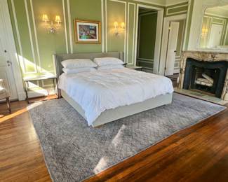 MASTER BEDROOM KING SIZE BED AND RUG