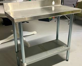 STAINLESS STEEL TABLE