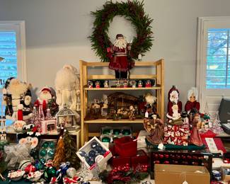 HOLIDAY DECOR...SEVERAL ROOMS WITH DISPLAYS
