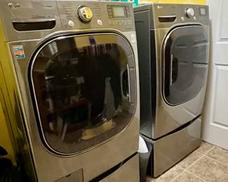 LG WASHER AND DRYER SET
