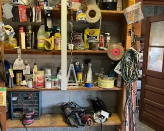 Unit Lots of Garage Items to Bid