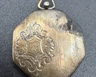 Sterling Silver Vintage Locket
