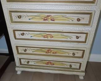 Shabby chic 5 drawer chest.